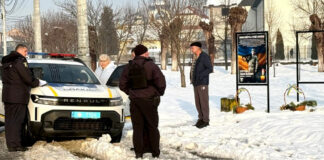 Вандалізм у Буштині: на Алеї Слави пошкодили портрети загиблих героїв