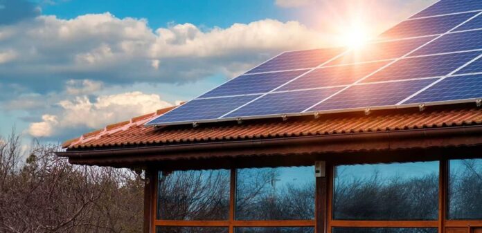 На фоні нестабільності в енергосистемі жителі Закарпаття масово переходять на власну генерацію