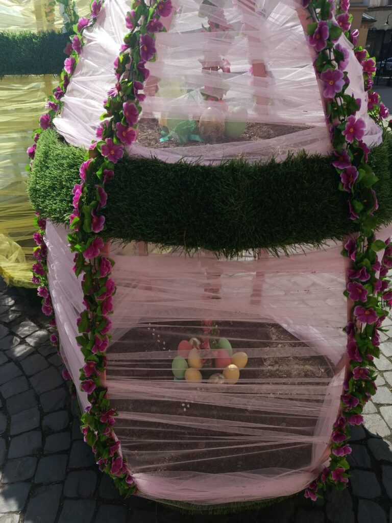 Великодній декор Берегово